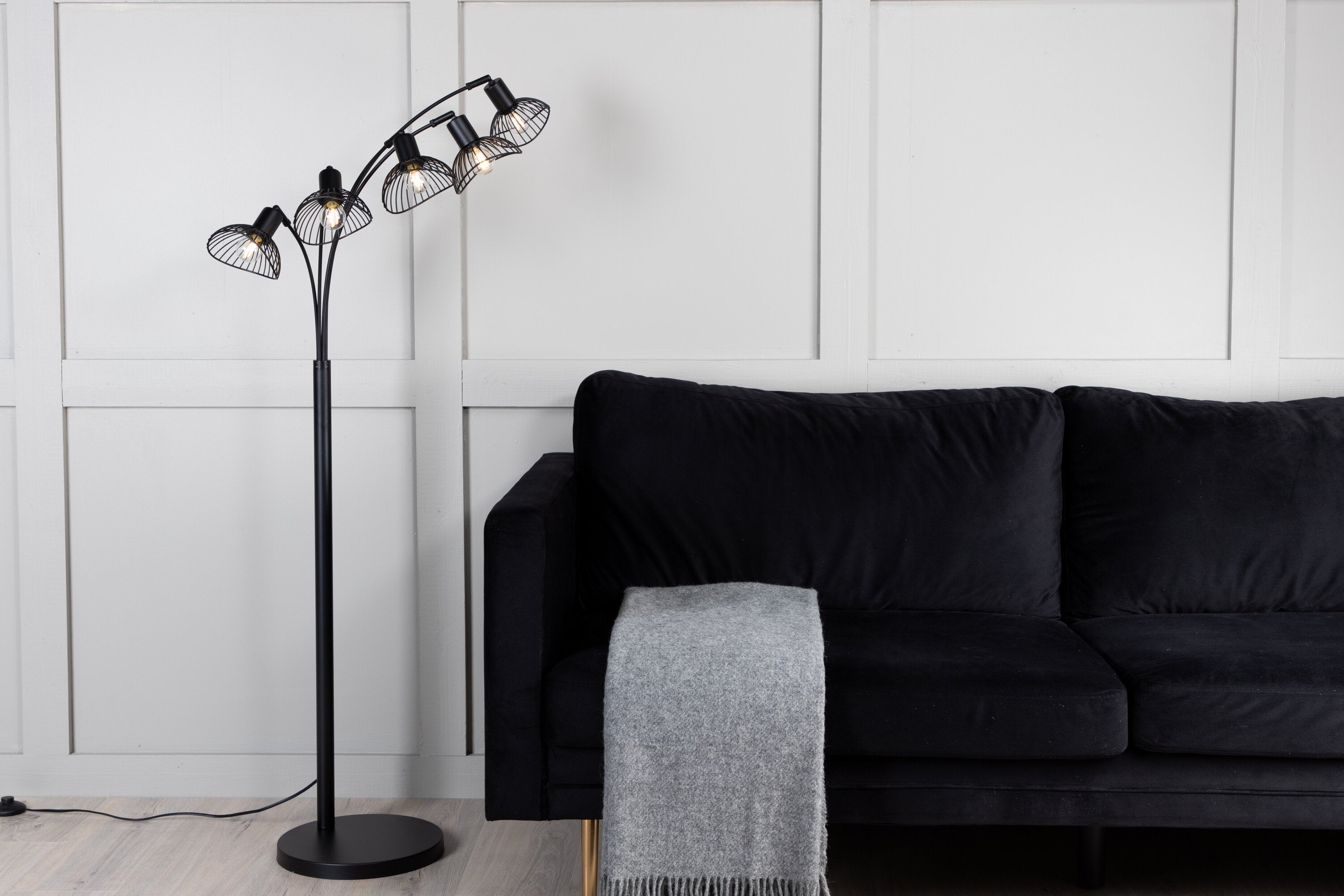 Venture Home Elsa Golvlampa Svart