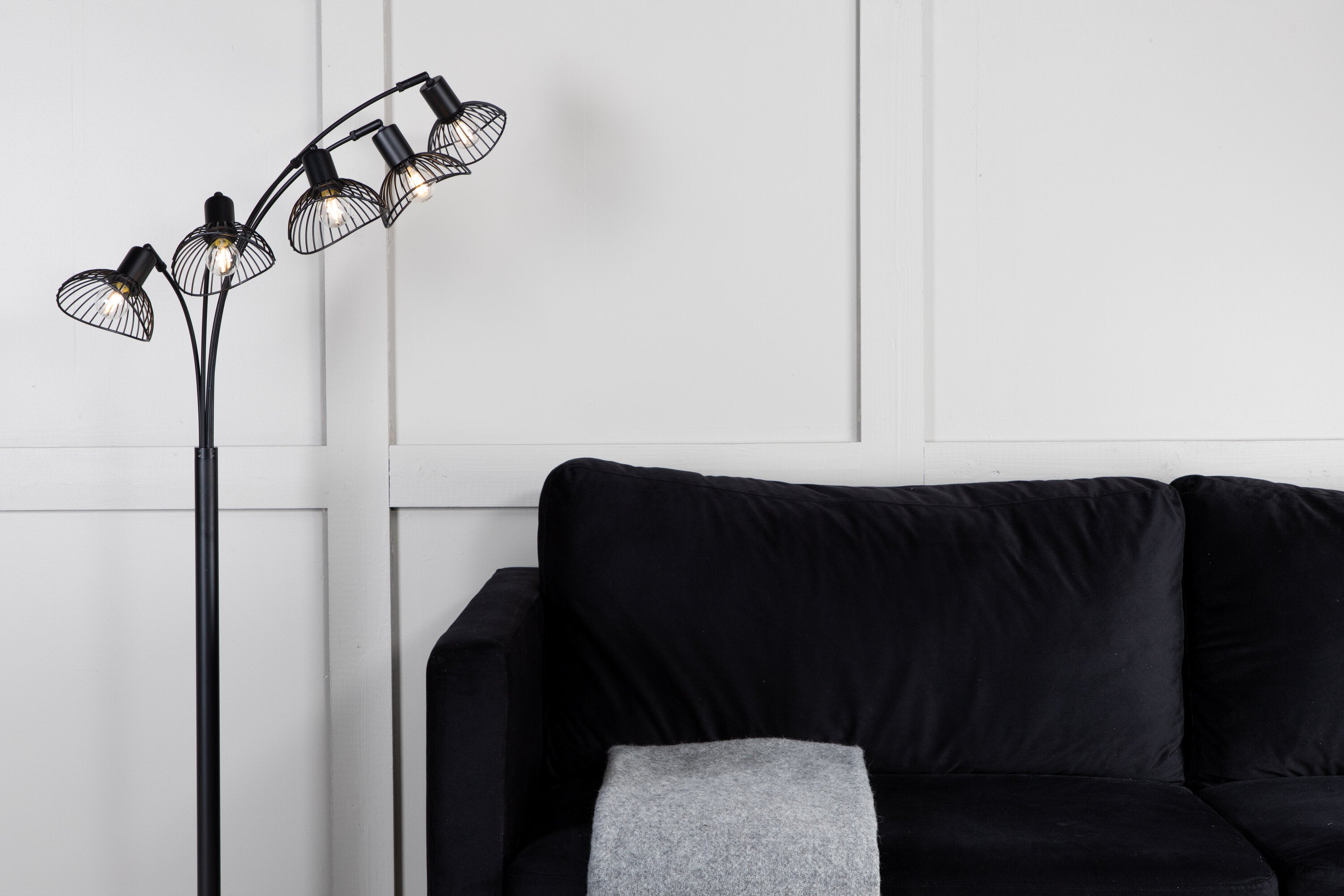 Venture Home Elsa Golvlampa Svart