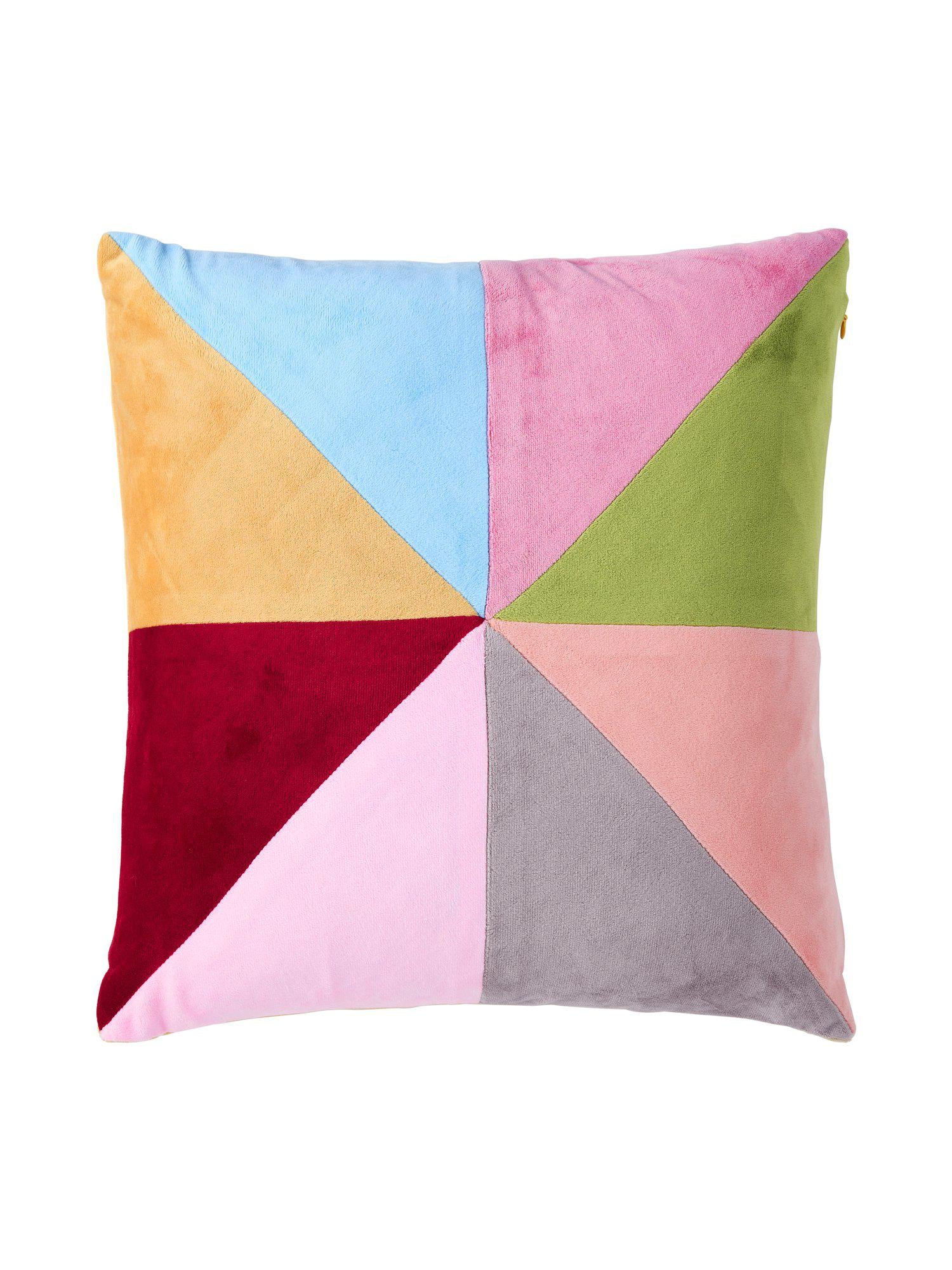 Kuddfodral i sammet från Svanefors, enfärgad med diskret dragkedja. Perfekt för soffan eller sängen, miljövänlig och stilren design.