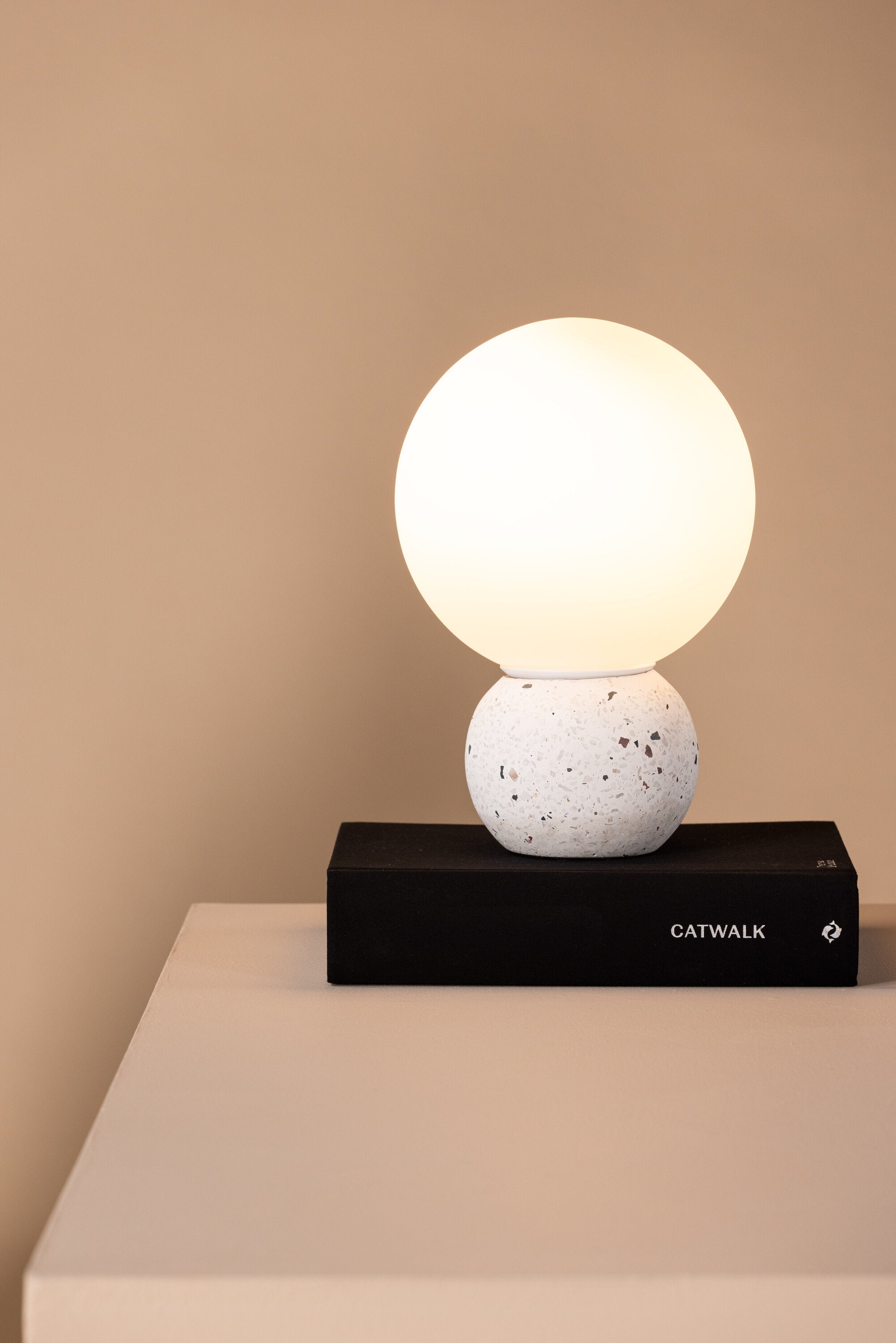 Venture Home Metz Bordslampa Vit