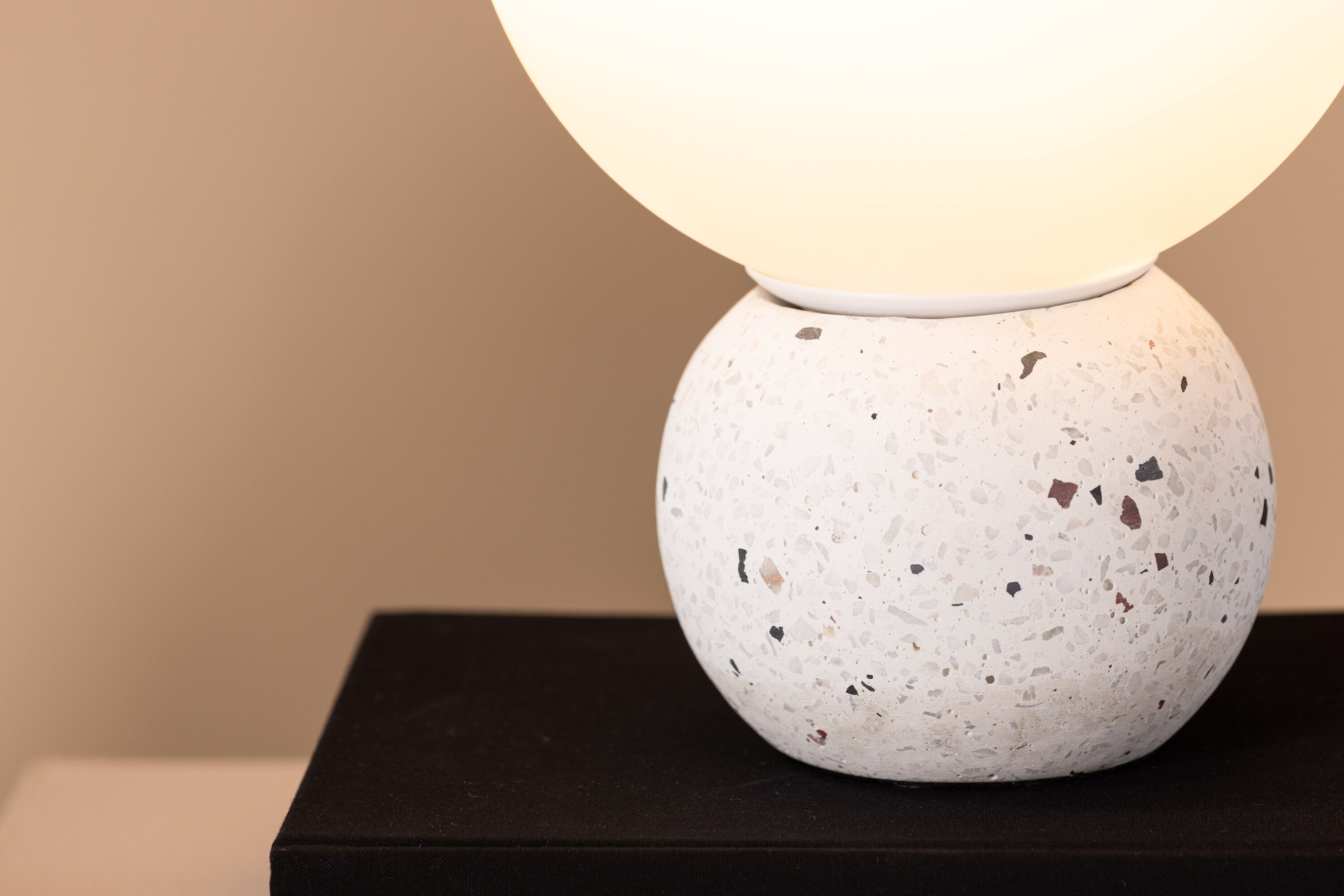 Venture Home Metz Bordslampa Vit