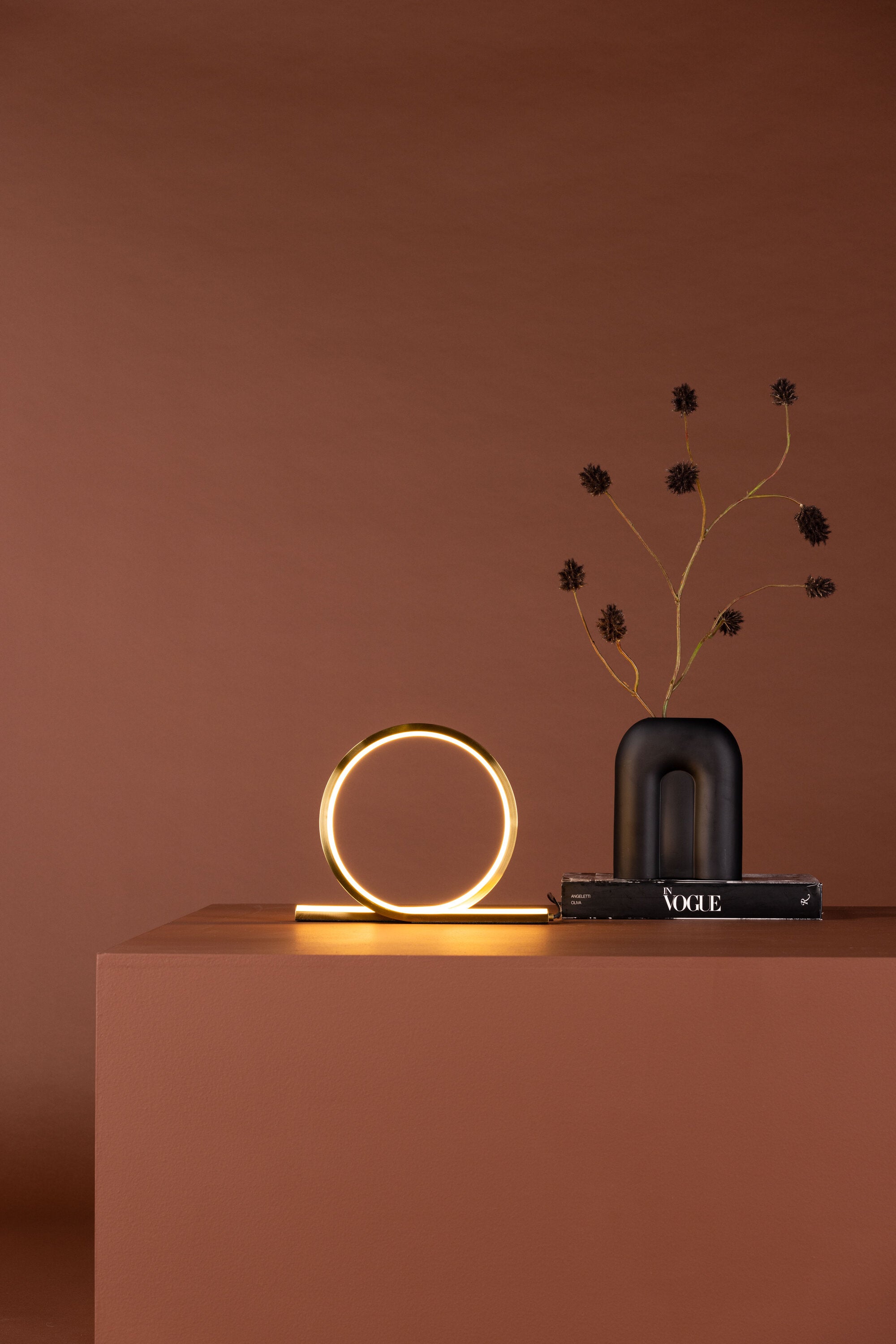 Venture Home Saunier Bordslampa Guld