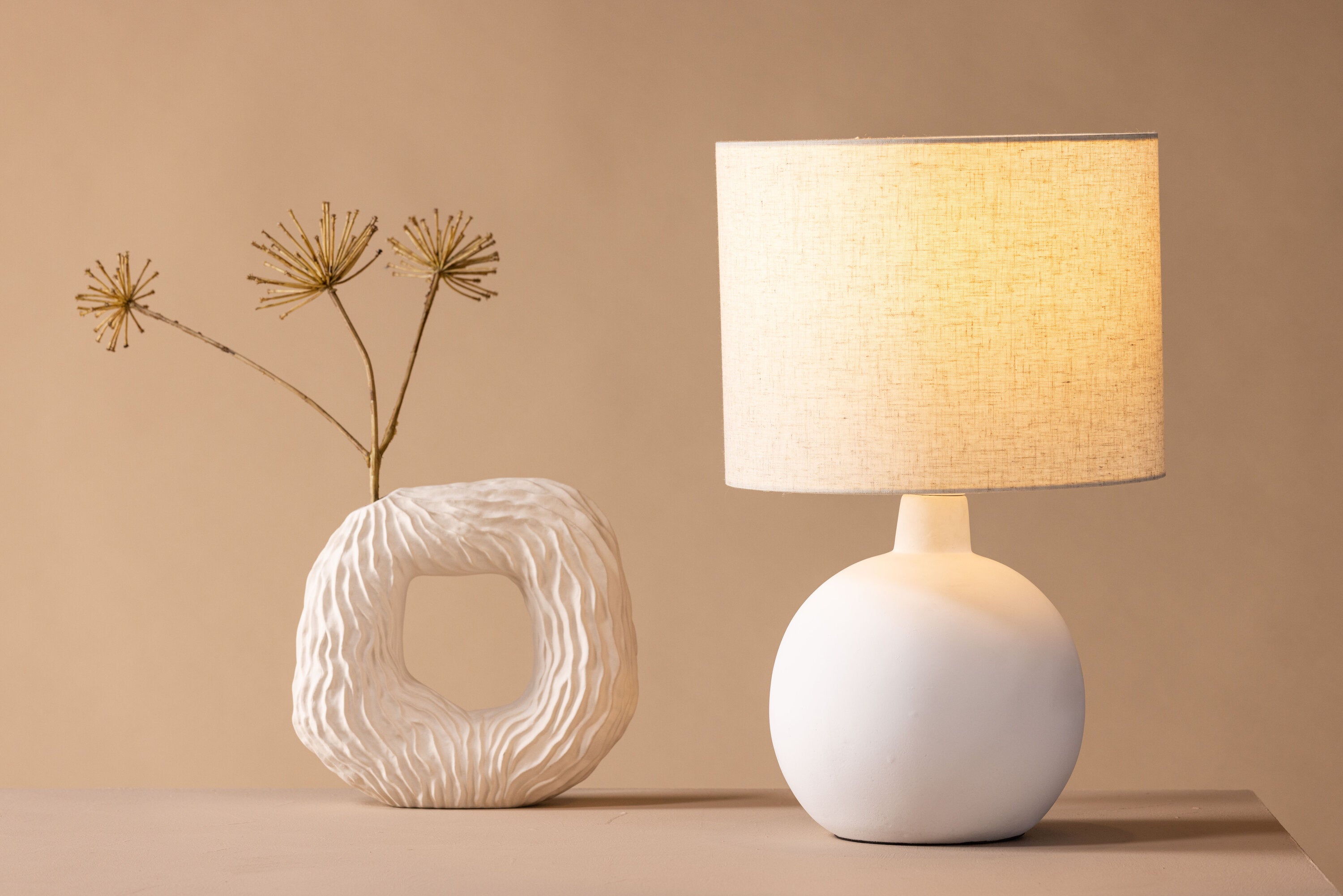 Venture Home Torcello Bordslampa Beige/vit