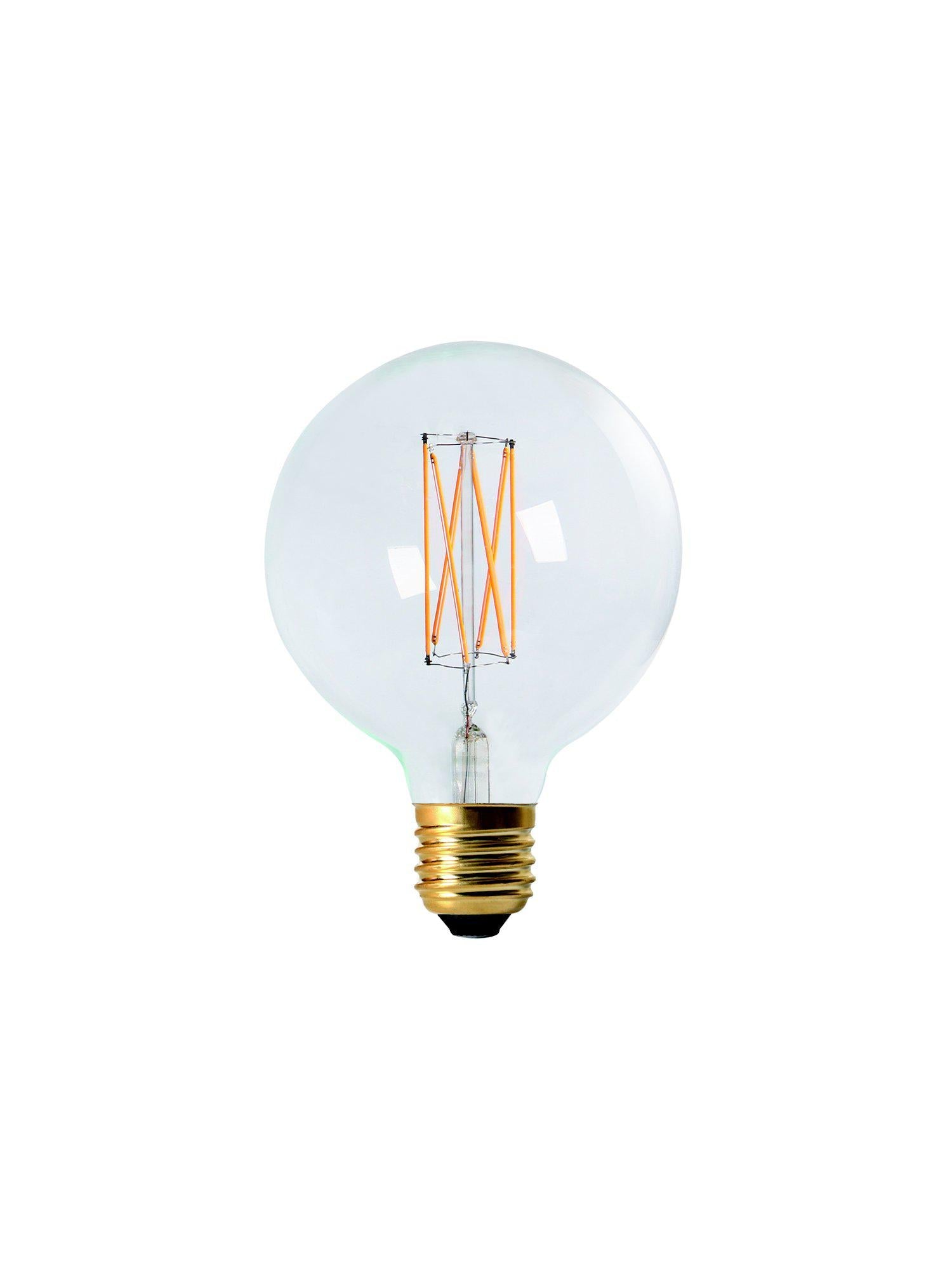 Elegant Elect LED Filament Glob 95mm från PR Home, klar globform med E27-sockel och dimbar funktion för atmosfärisk belysning.