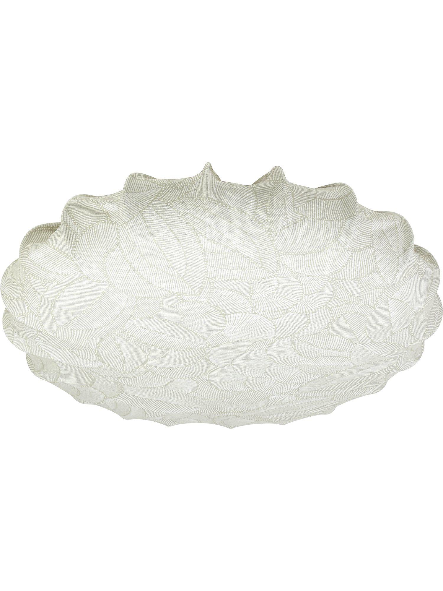 Plafond i mönstrat bomullstyg från PR Home, beige med luftigt uttryck och plats för tre E27-lampor. Perfekt belysning för olika rum.