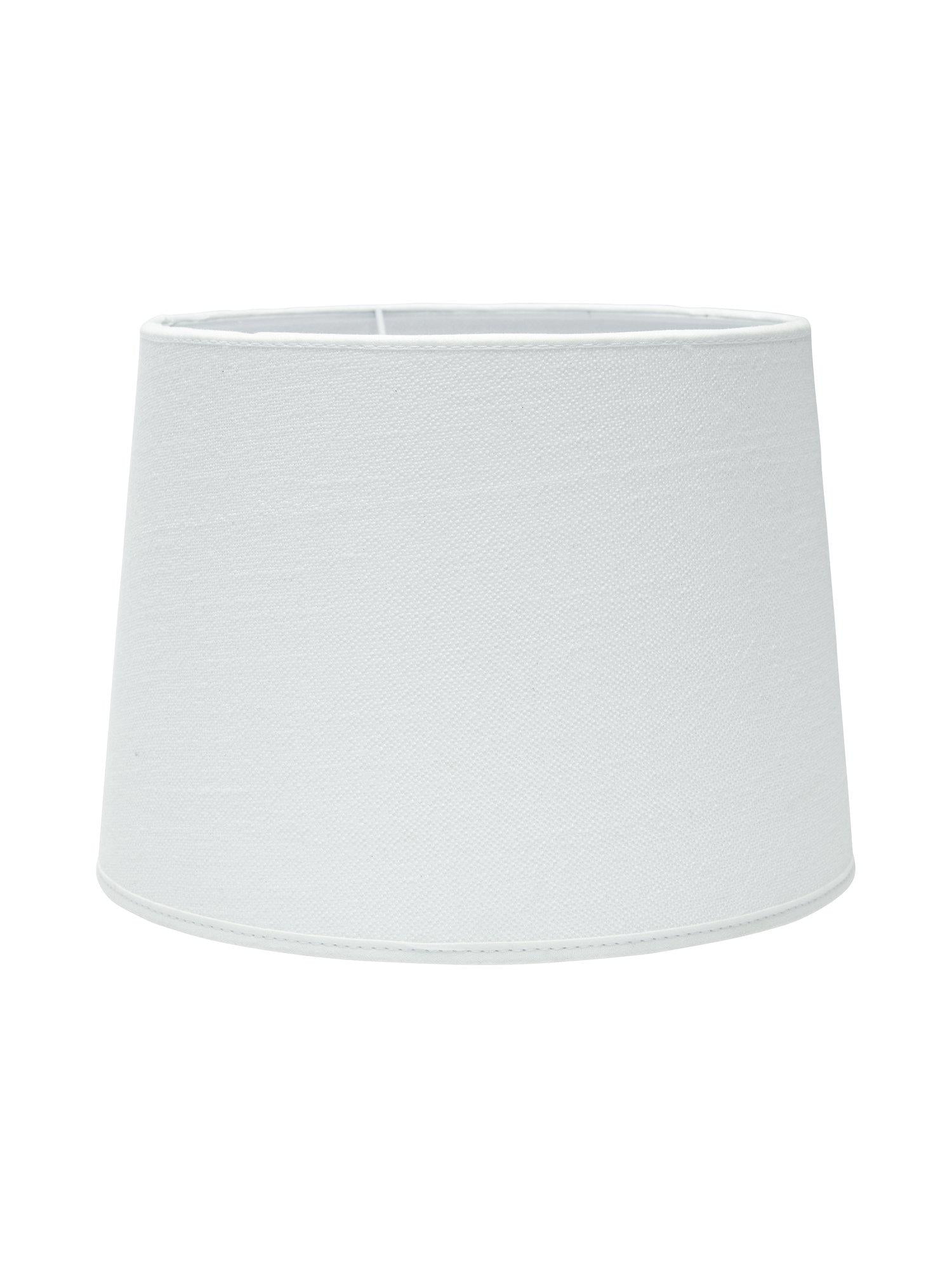 Sofia lampskärm från PR Home i off-vit, elegant tyg för mjukt och jämnt ljus, perfekt för att skapa en varm atmosfär.
