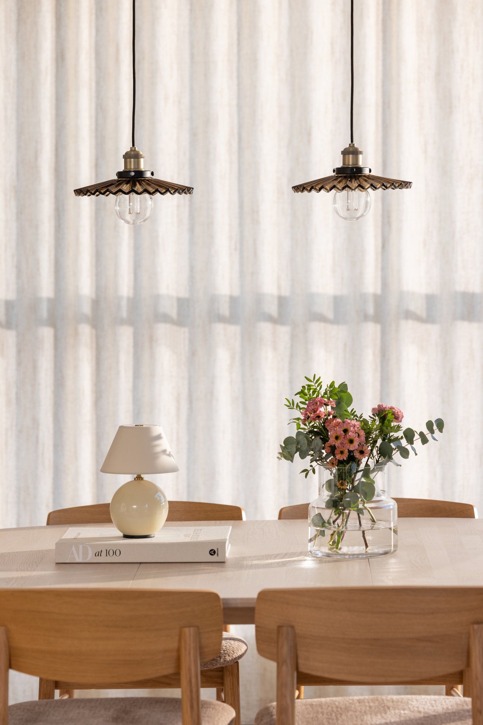 Globen Lighting Portabel Bordslampa Iris 16, Creme
