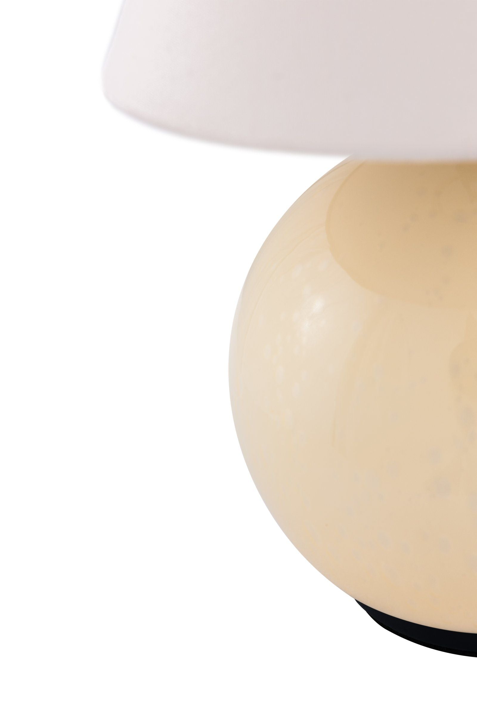 Globen Lighting Portabel Bordslampa Iris 16, Creme