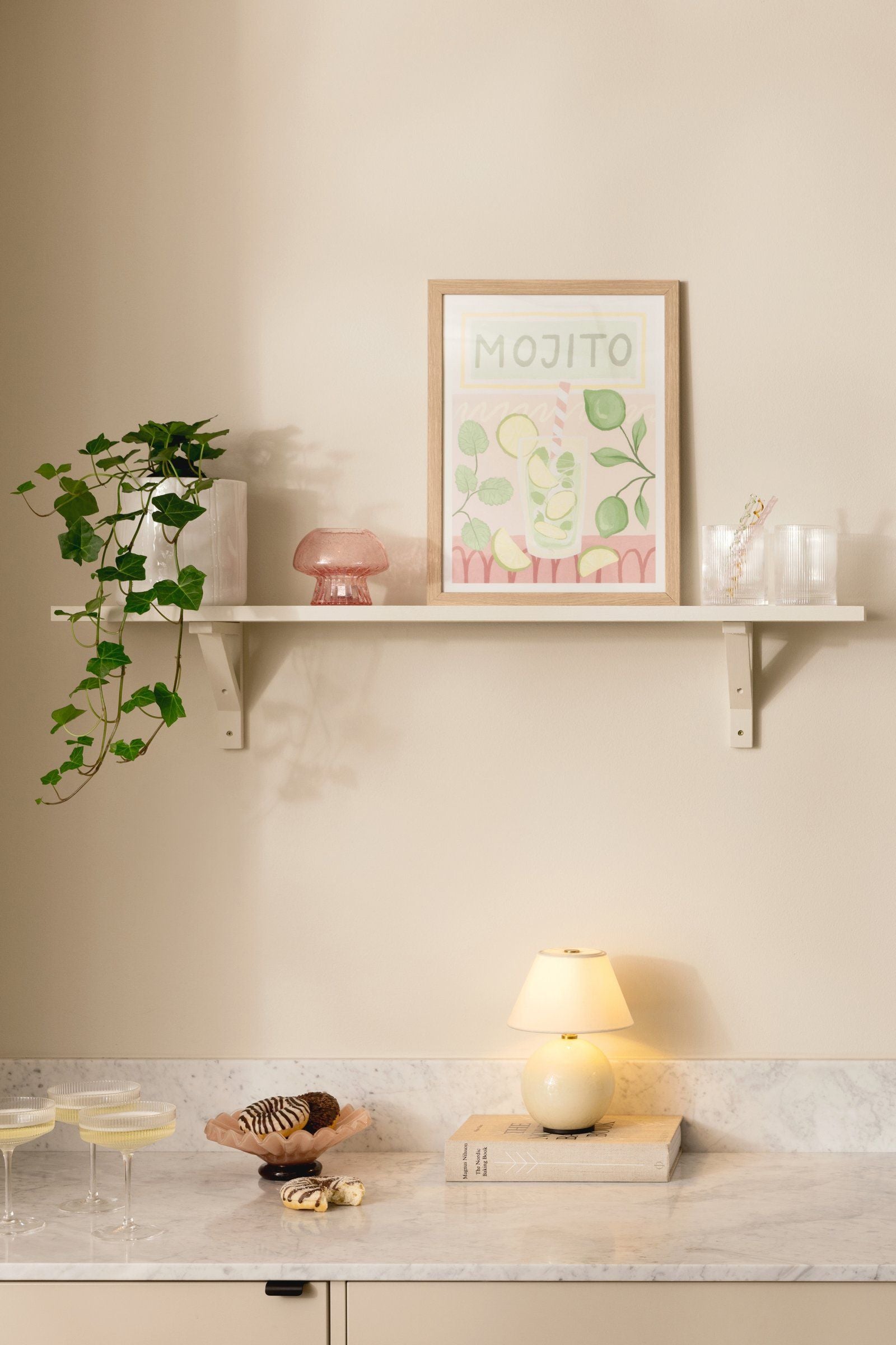 Globen Lighting Portabel Bordslampa Iris 16, Creme