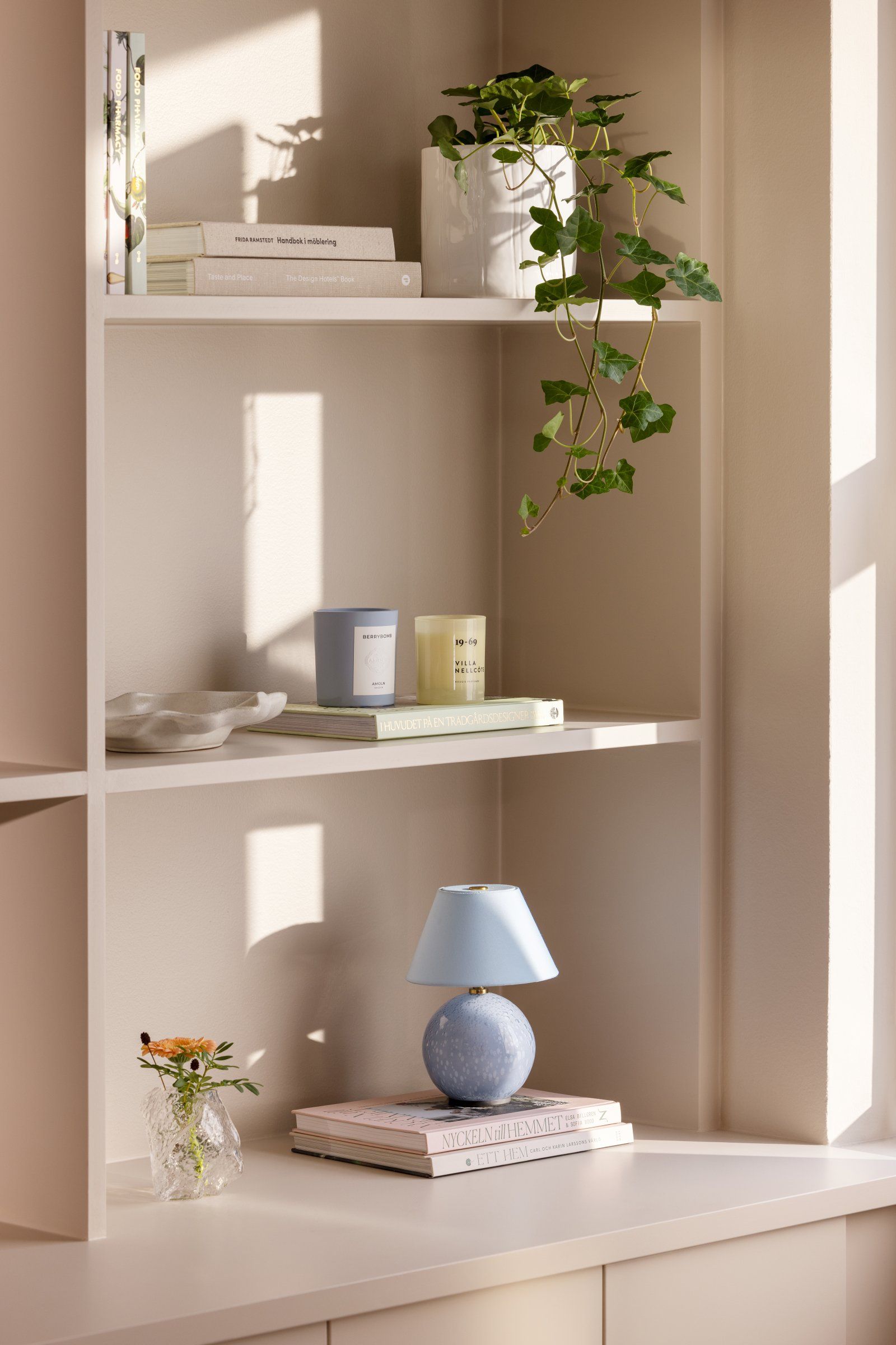 Globen Lighting Portabel Bordslampa Iris 16, Duvblå