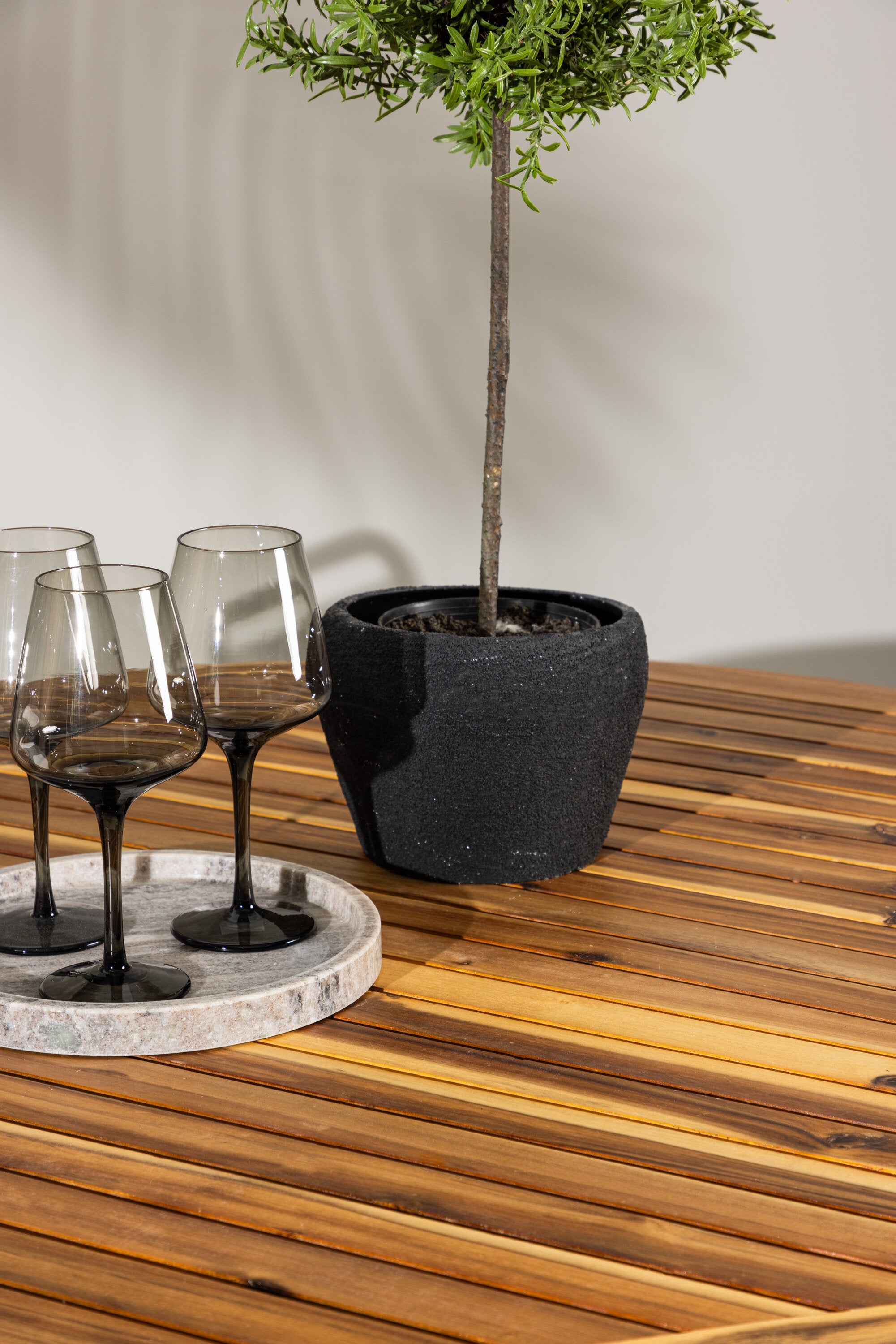 Venture Home Lumpur Matgrupp Ø120 cm Med 4 Lindos Stolar