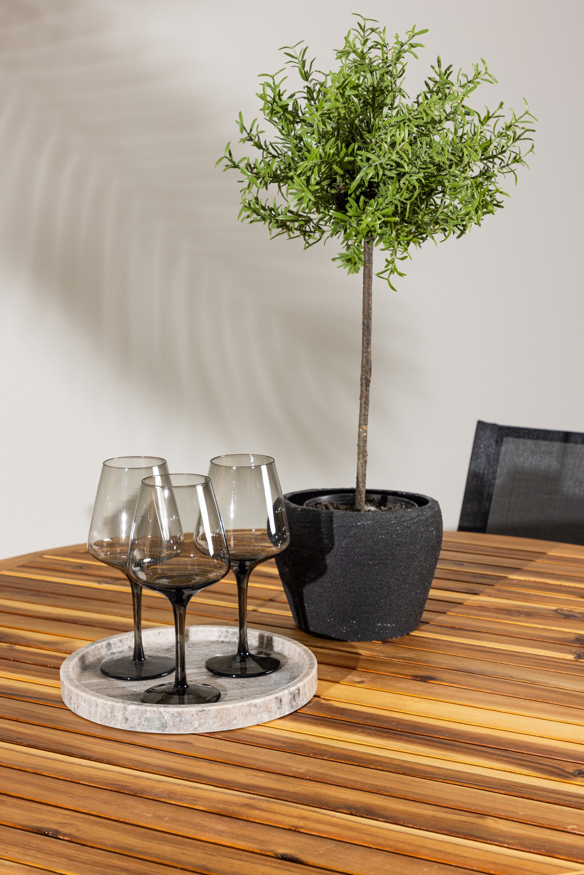 Venture Home Lumpur Matgrupp Ø120 cm Med 4 Alina Stolar