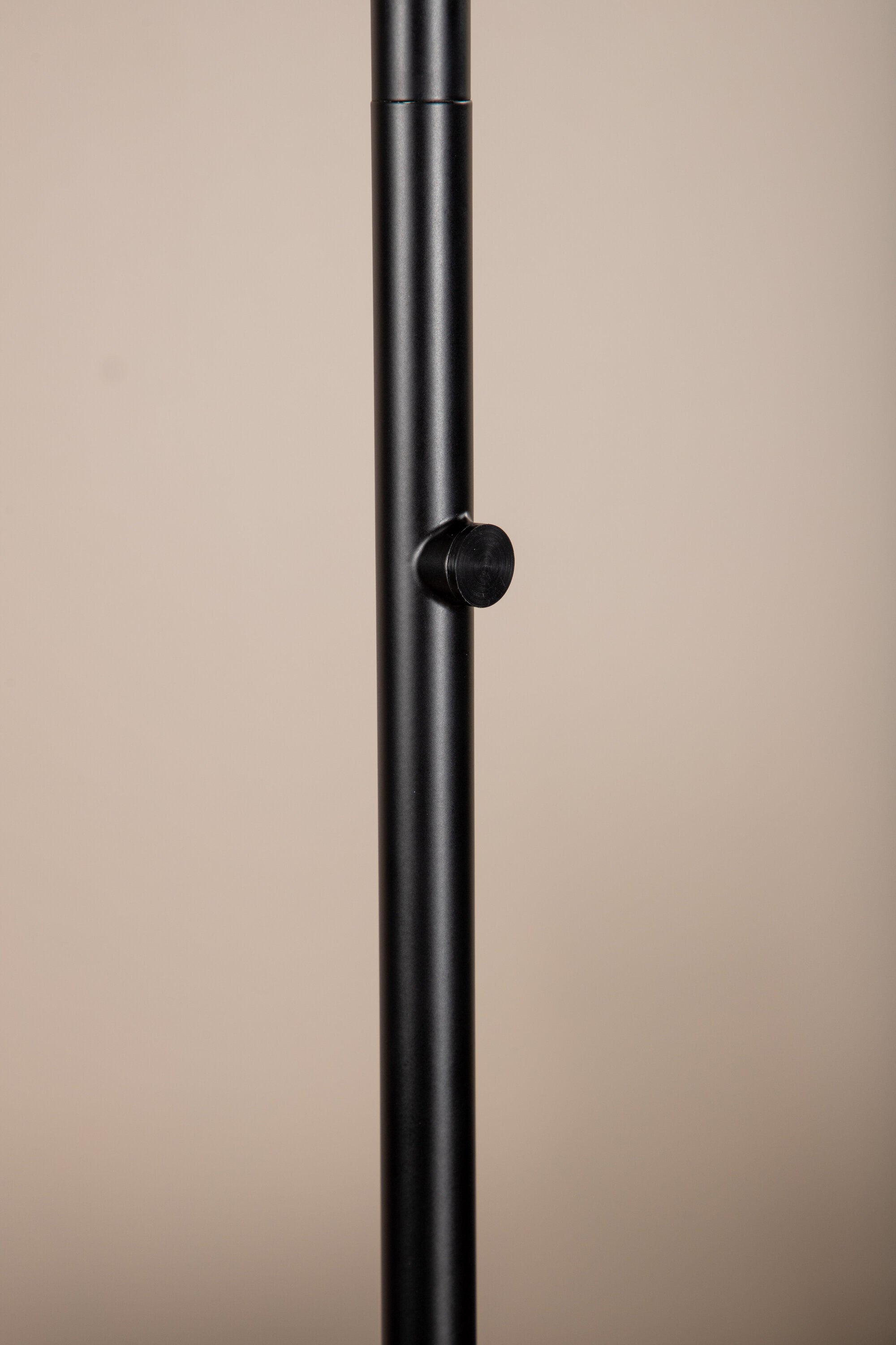 Venture Home Corong Golvlampa Svart