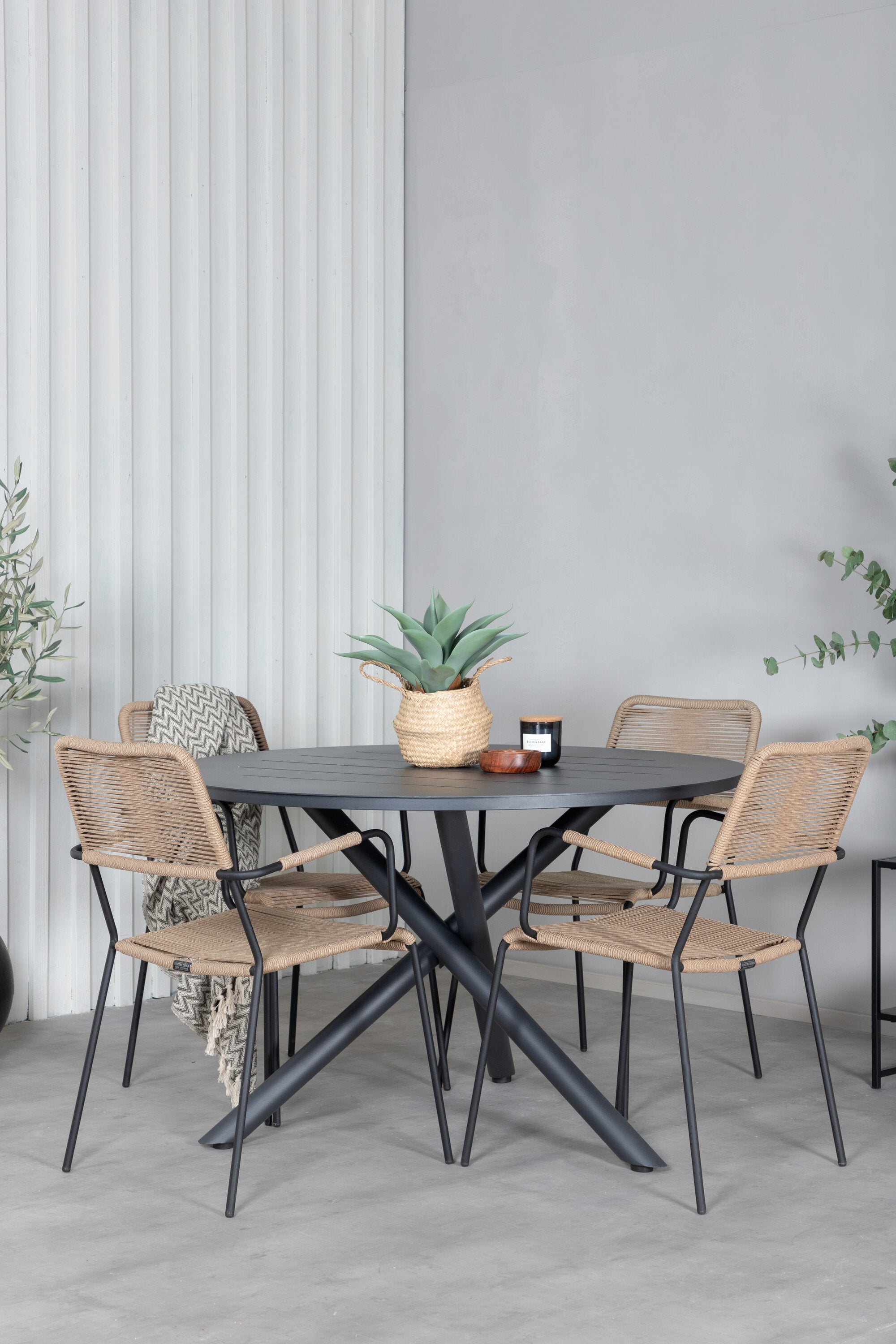Venture Home Alma Rund Matgrupp