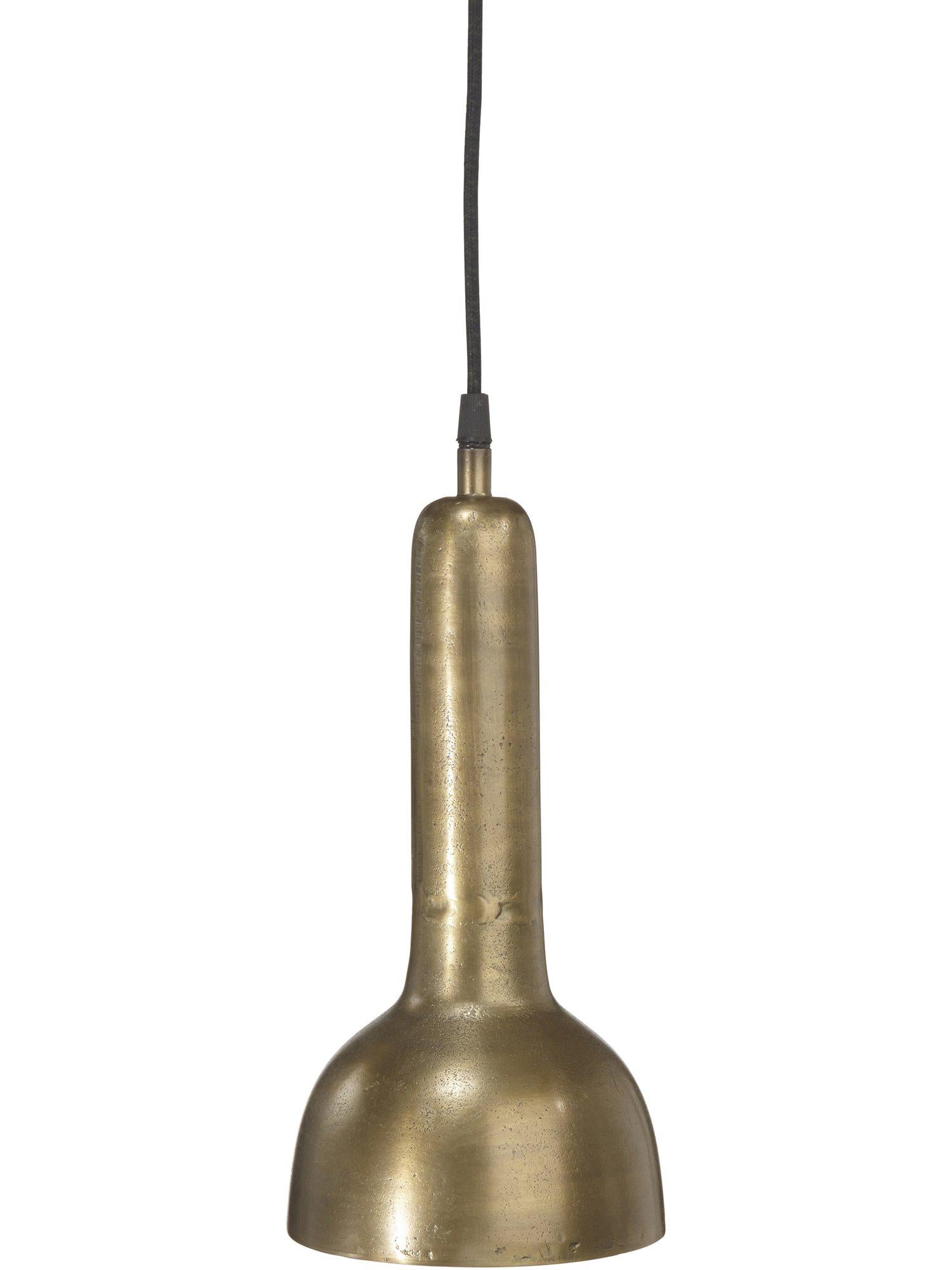 Bainbridge taklampa från PR Home i rustik gjuten metall med råmässing finish, perfekt för stilrena miljöer.