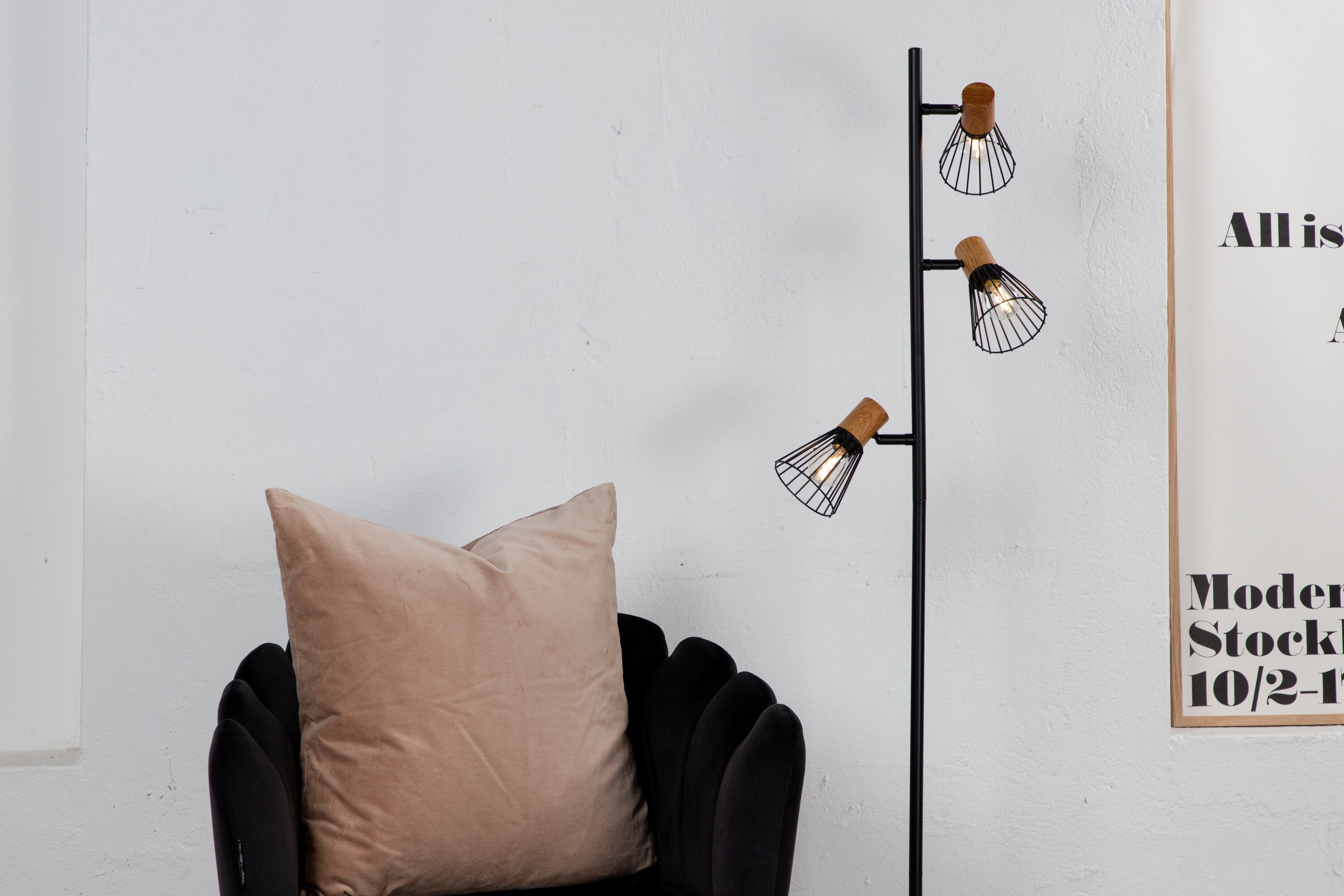 Venture Home Atticus Golvlampa Svart/trä