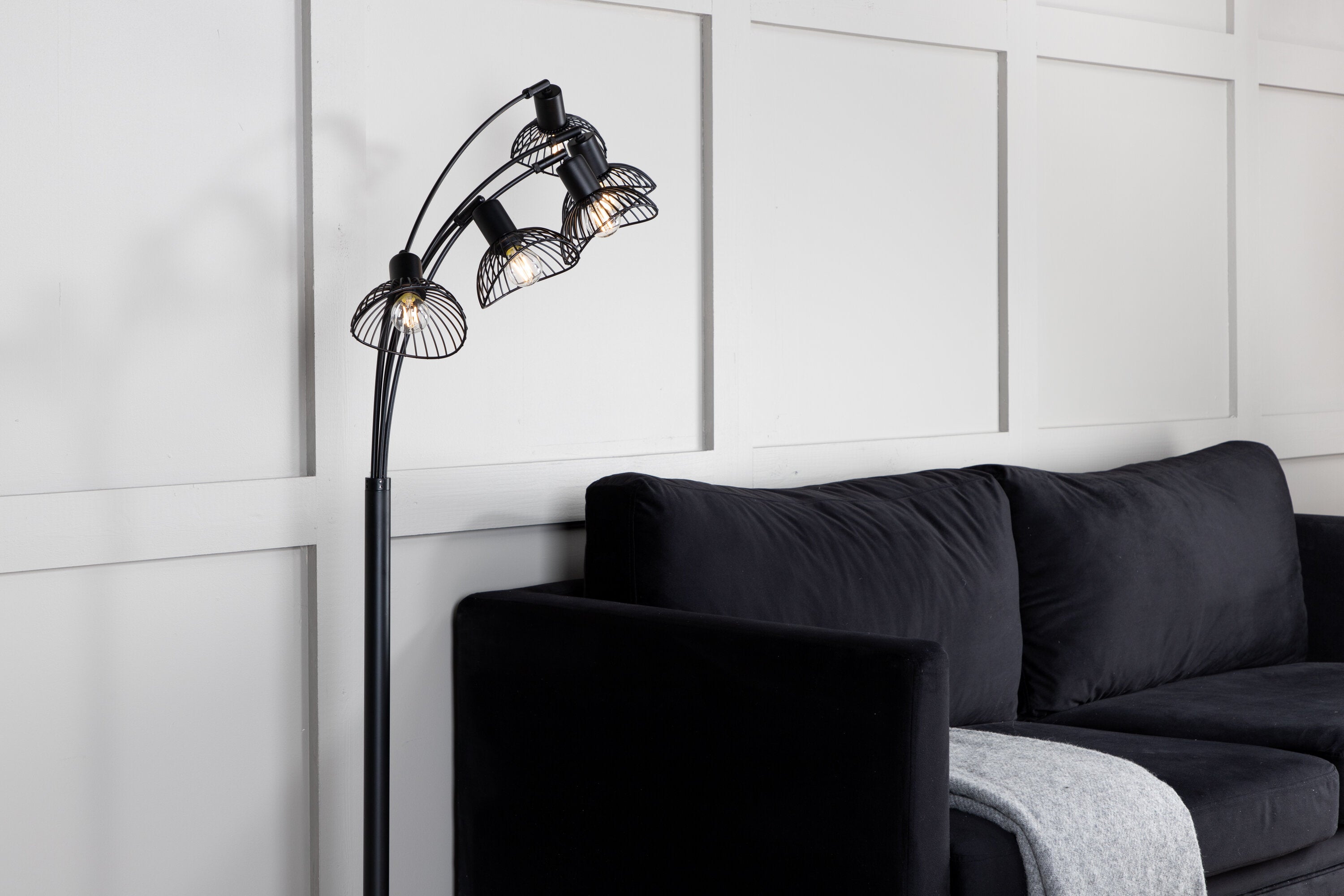 Venture Home Elsa Golvlampa Svart