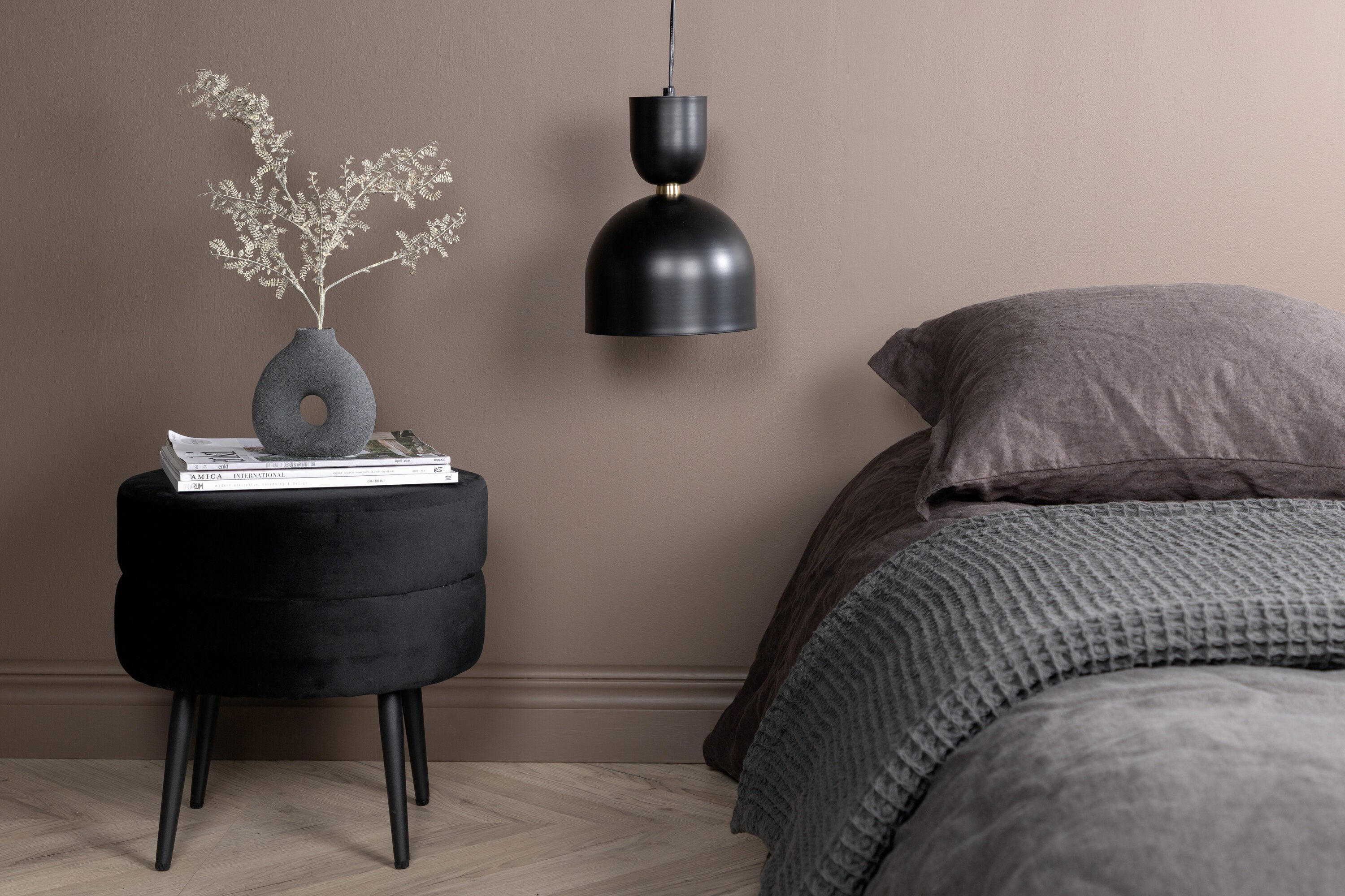 Venture Home Tim Pendel Svart