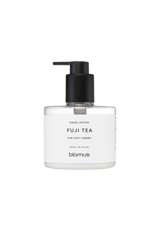 Blomus Satomi handlotion 300 ml med doft av Fuji Tea, bergamott och mandarin. Vegansk formel berikad med ekologiska ingredienser.