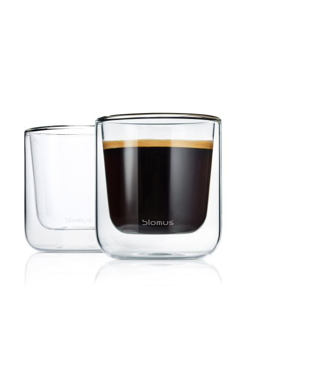 Blomus Nero dubbelväggiga kaffeglas 200 ml, set om 2. Trendig design i klarglas som håller drycken varm och fingertopparna kalla.
