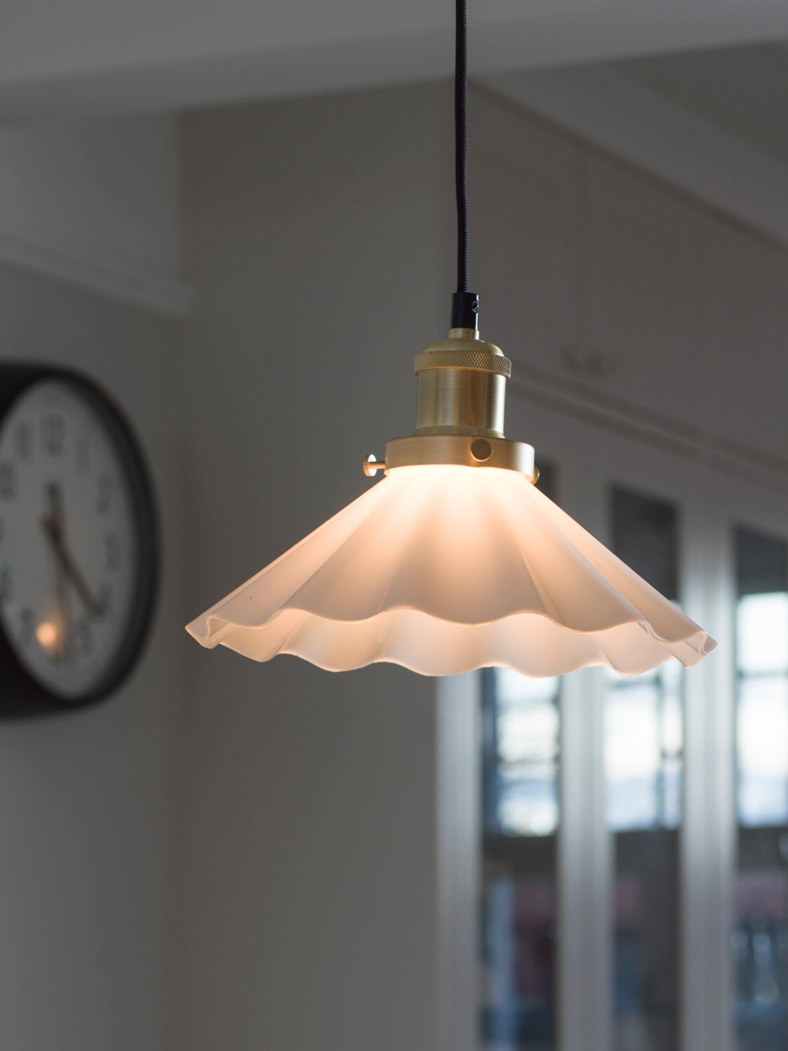 PR Home August Fönsterlampa Opal veckad 25cm