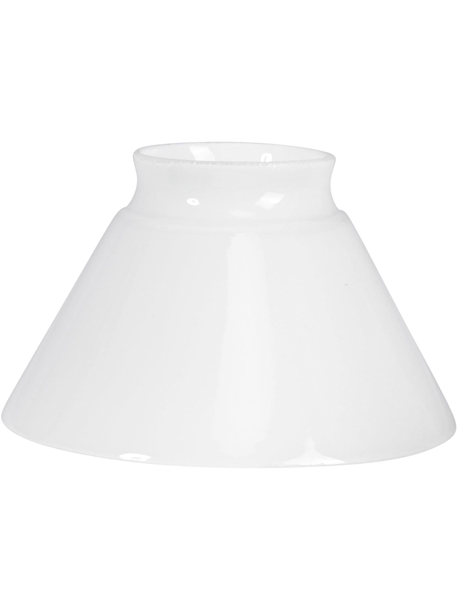Klassisk vit skärm i glas till skomakarlampa från PR Home, med tidlös design som reflekterar ljus vackert och ger djup.