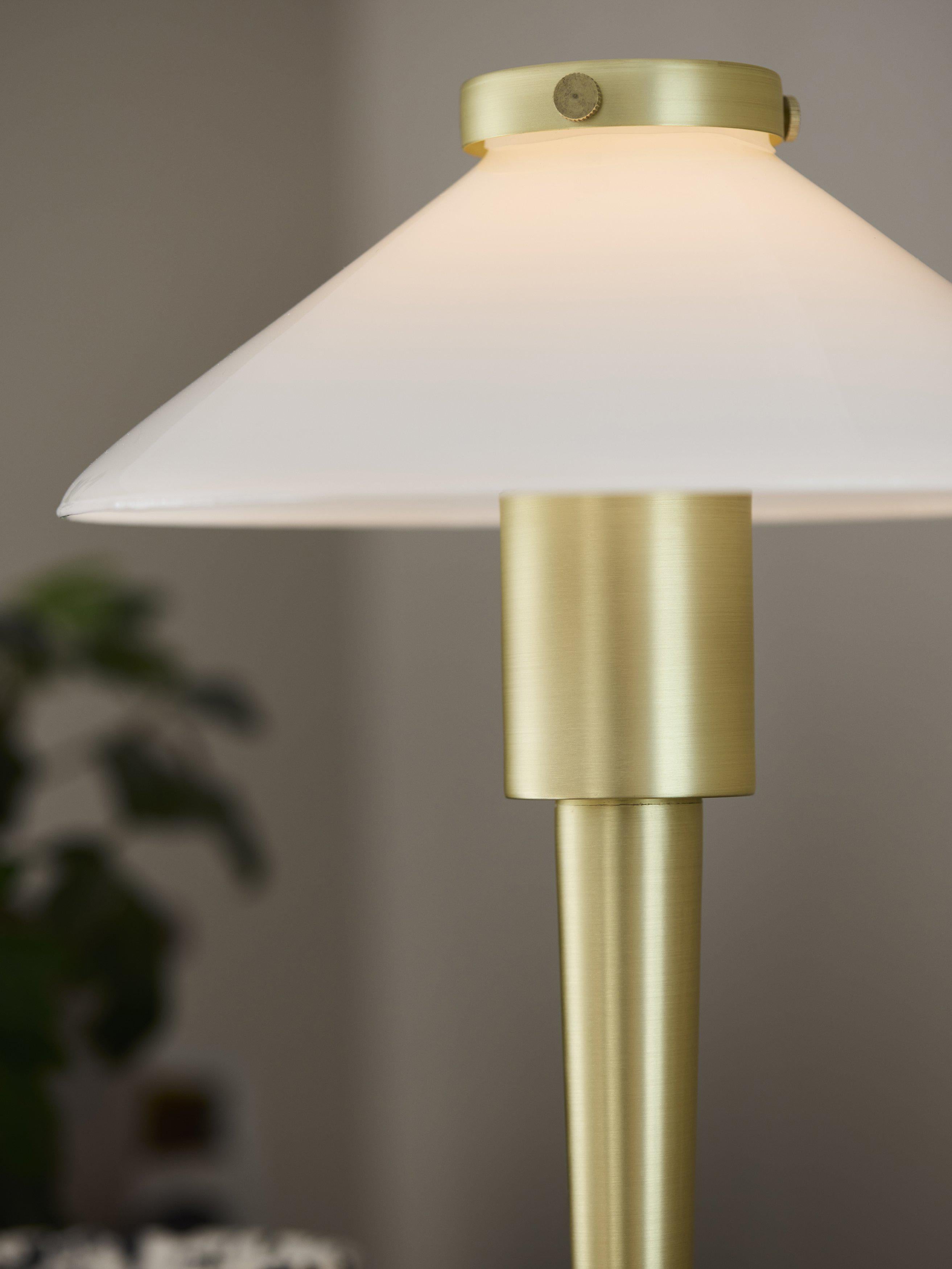 PR Home August Bordslampa Opal 34cm