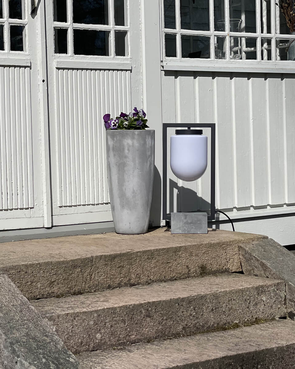 By Rydéns Stanley bord/golvlampa IP44 sandsvart