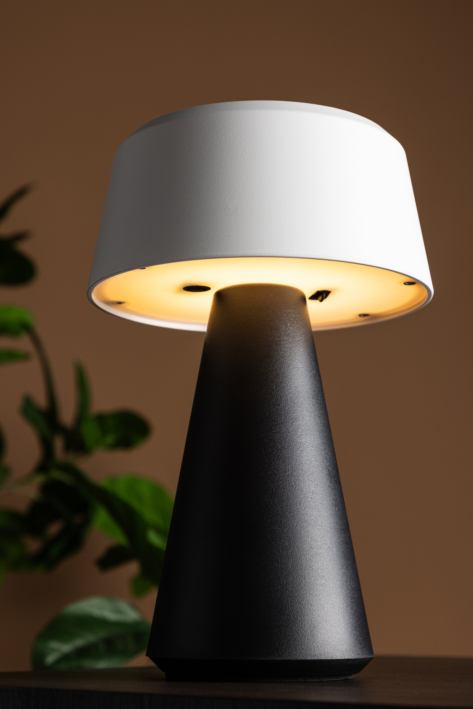 Venture Home Stratford Bordslampa Svart/Vit