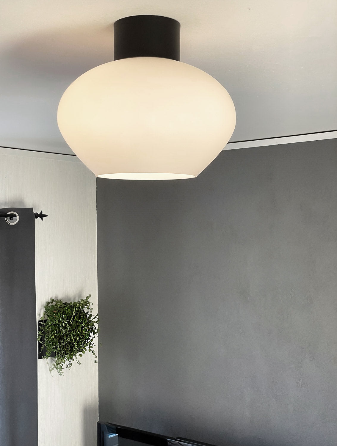 Aneta Lighting BELL plafond stor, svart/vit