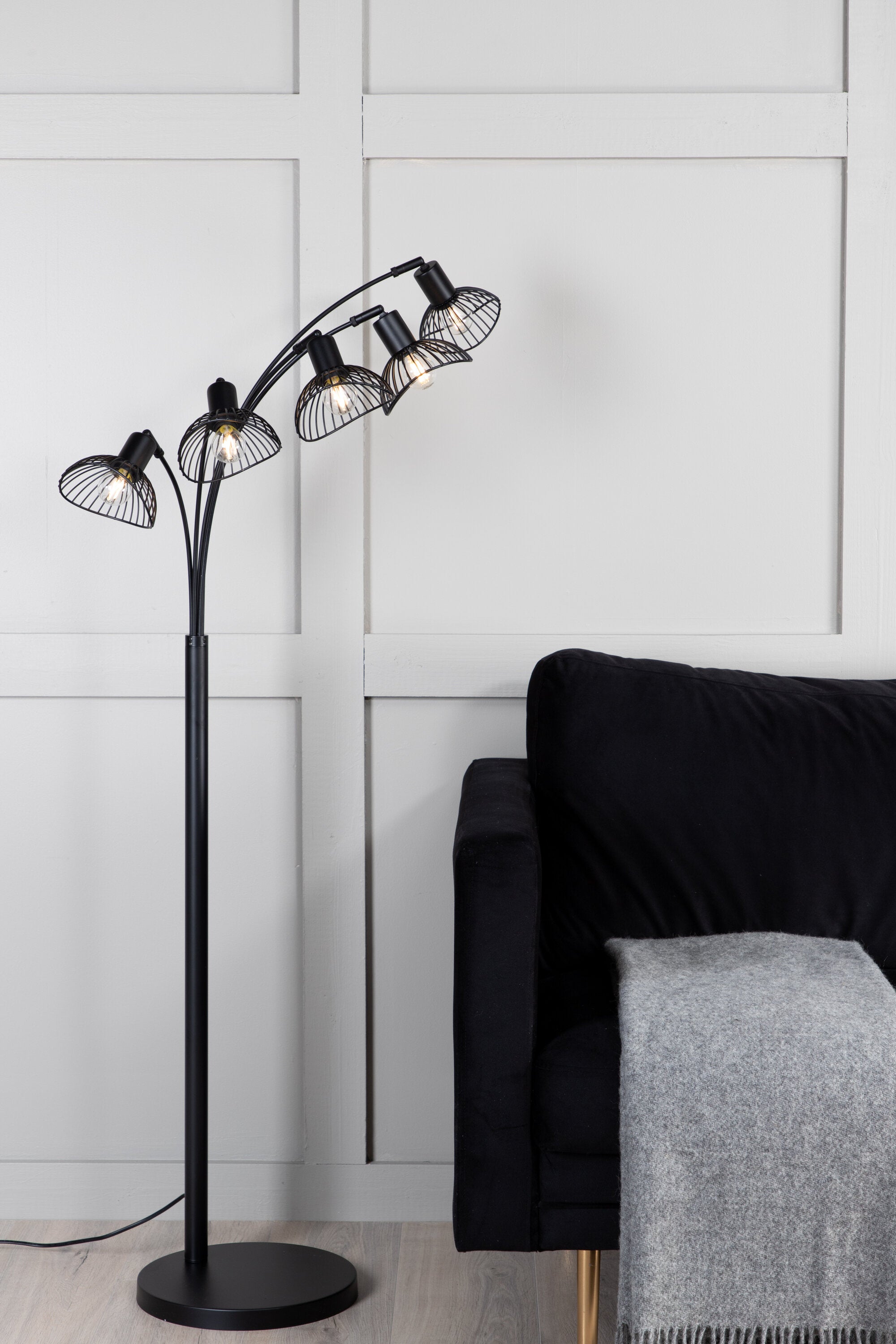 Venture Home Elsa Golvlampa Svart