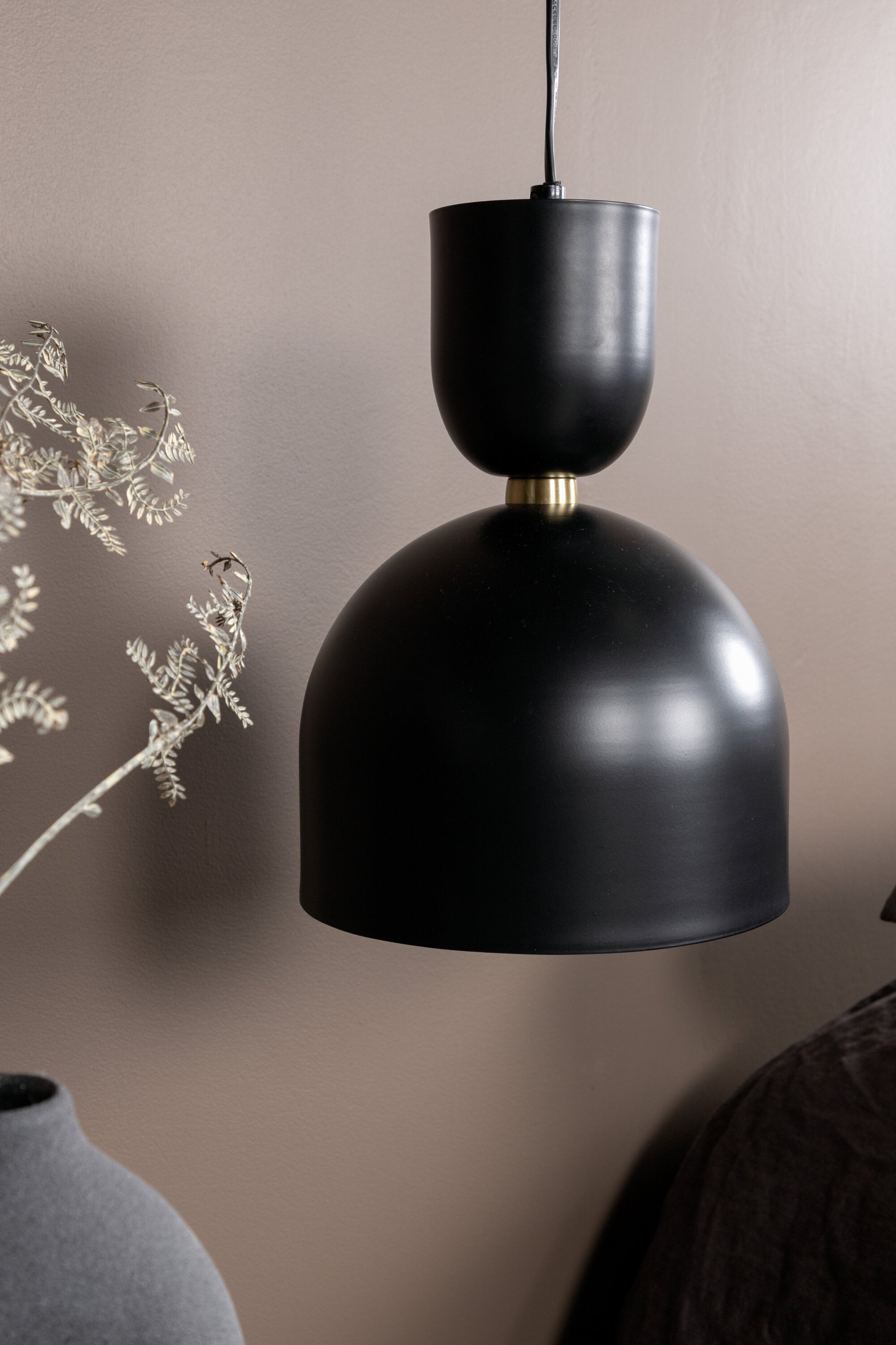 Venture Home Tim Pendel Svart